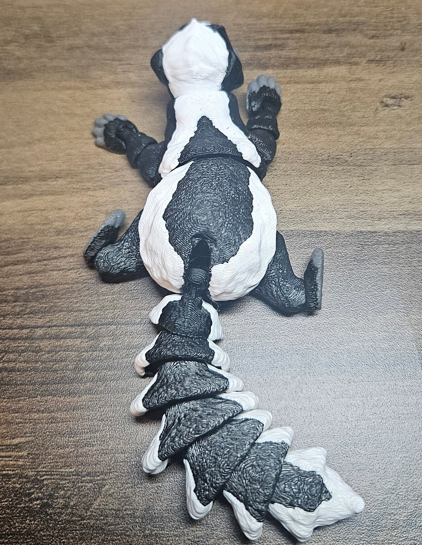 3D Printed Articulated Skunk | Cute Black & White Posable Skunk Toy | Desk Fidget Decor