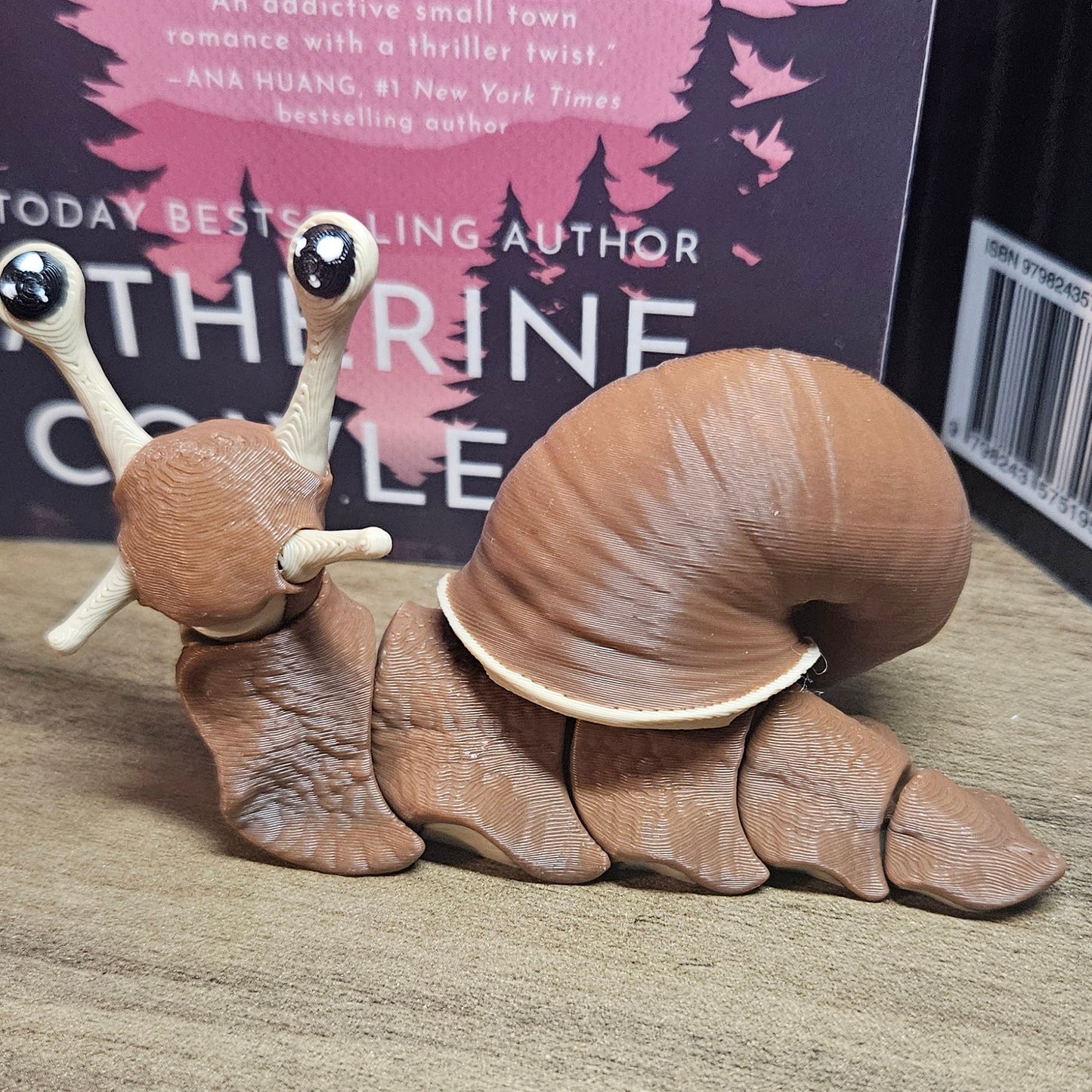 3D Printed Articulated Snail | Cute Posable Snail Figure | Desk Fidget & Shelf Decor