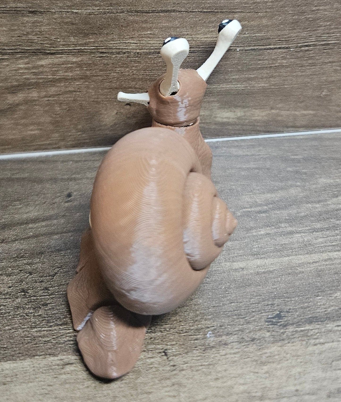 3D Printed Articulated Snail | Cute Posable Snail Figure | Desk Fidget & Shelf Decor